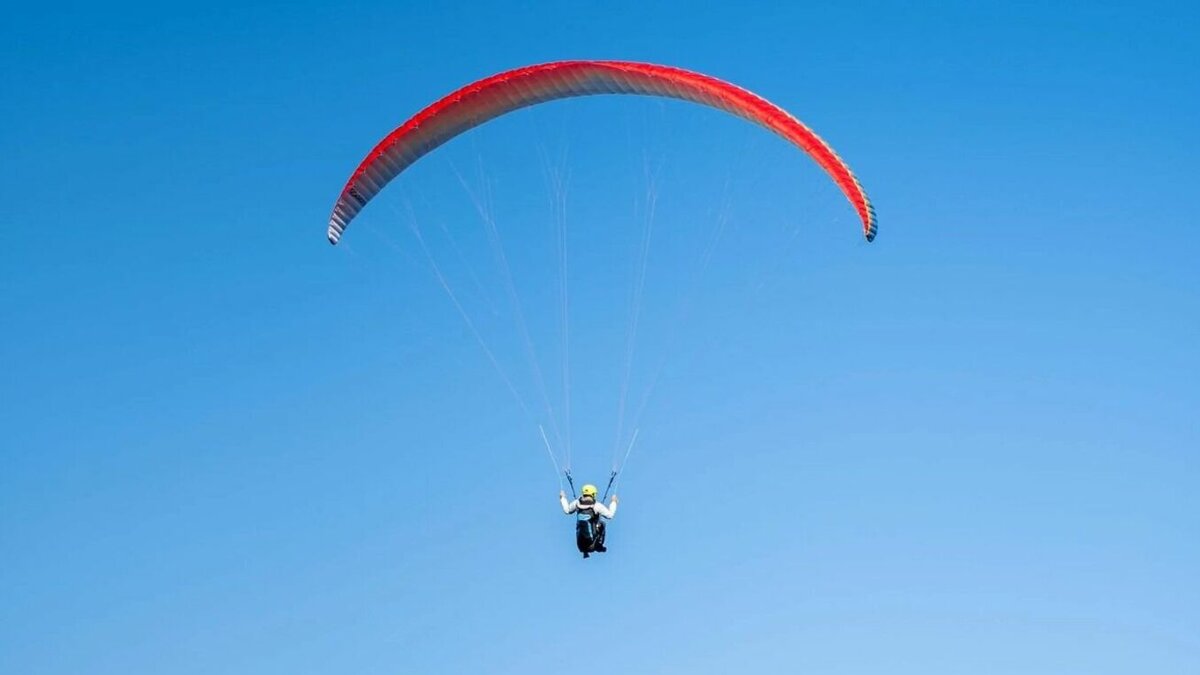     10 мая в Ленинградской области параплан упал в воды Финского залива с высоты 10 м. Управляющий парапланом госпитализирован. Об инциденте сообщила пресс-служба Северо-Западной транспортной прокуратуры.