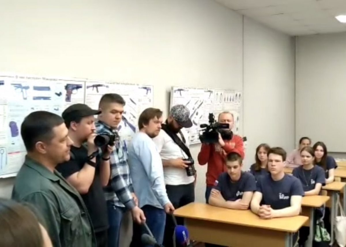    Ведерников посетил открытие Центра военно-спортивной подготовки в Пскове