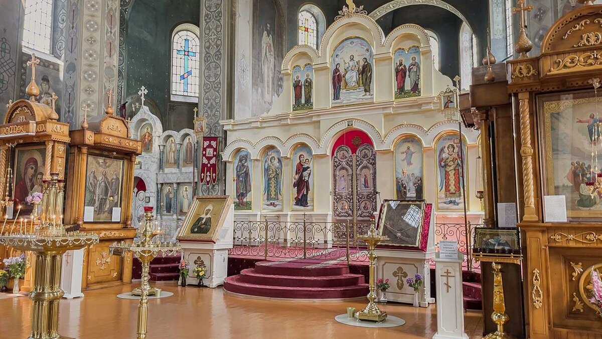    Священник рассказал, почему не стоит опасаться заразиться на причастии. Фото: Артём Платонов