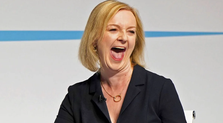 Лиз Трасс едет на Тайвань в хорошем настроении (фото с сайта ryb.ru)