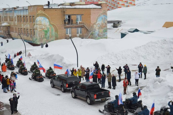 Фото: Генеральное консульство РФна Шпицбергене. Парад Победы в Баренцбурге 