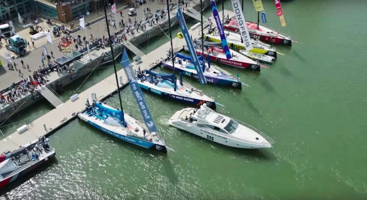 Швартовка с помощью системы автономного причаливания от компании Volvo Penta