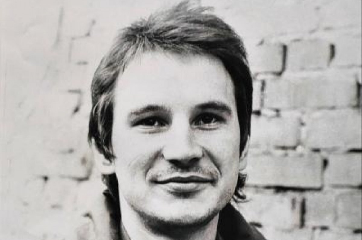    Алексей Балабанов на субботнике у Свердловской киностудии, 1983 год. Свердловская организация Союза кинематографистов России.