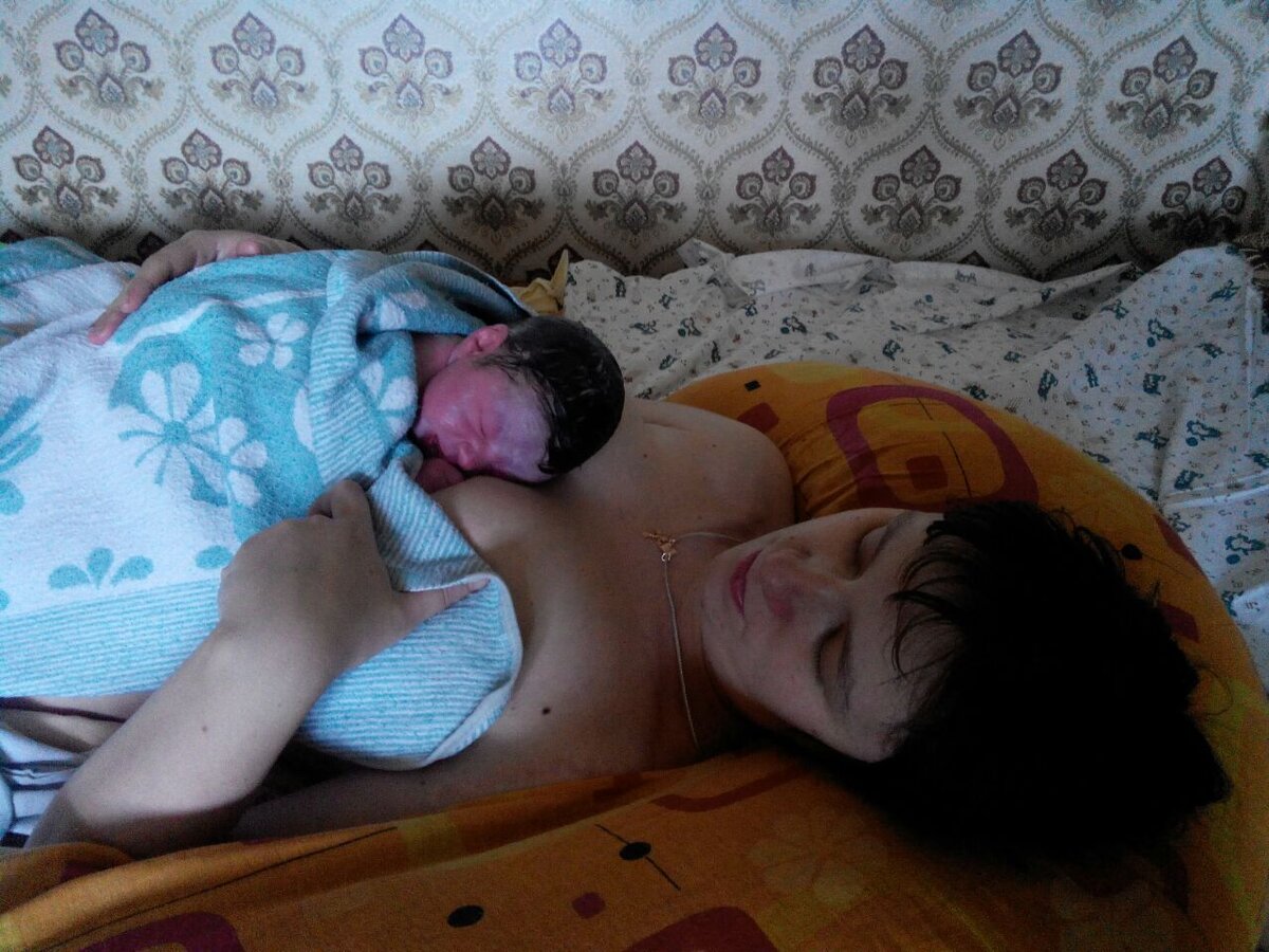 София родилась))) Пришла с дойки и родила дома.