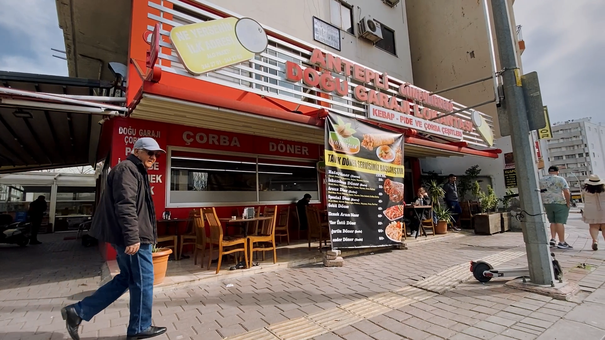 В этом кафе мы очень вкусно пообедали