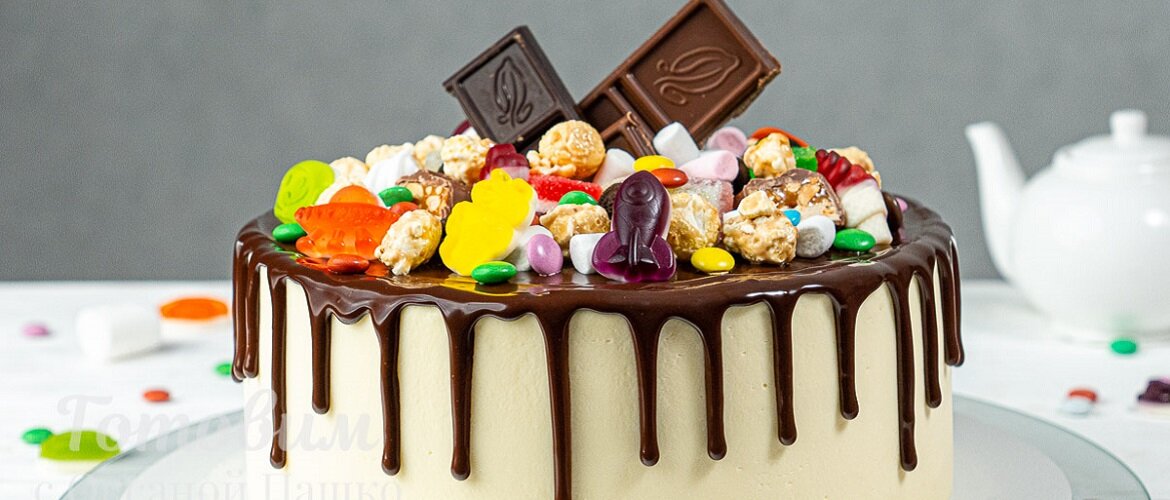 Украшение торта конфетами и шоколадками в домашних условиях: 30 простых и оригинальных идей с фото