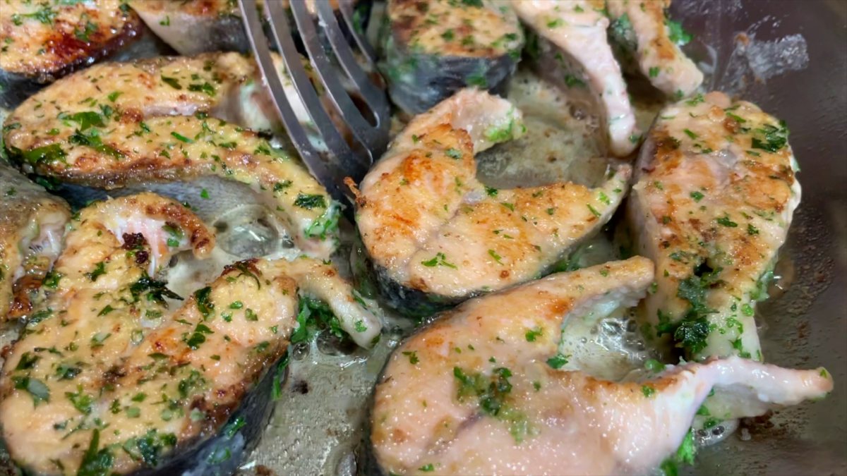 Как быстро и вкусно приготовить горбушу. Рыба в духовке. как приготовить горбушу сочной и мягкой на сковороде. рыбная сковородка рецепт. как приготовить горбушу сочной и мягкой на сковороде рецепт.
