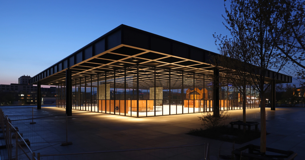    Saint Laurent проведет показ мужской коллекции в Новой национальной галерее в Берлине (фото 1)