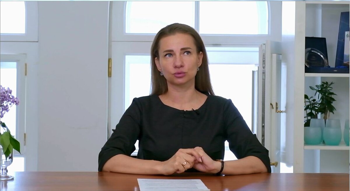 На фото автор Дзен-канала, Ирина Князева (карьерный консультант по поиску работы и карьерным переходам)