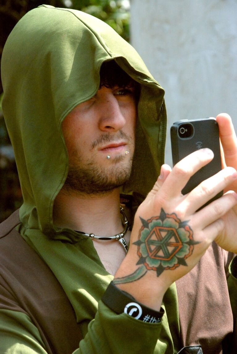    19-летний оренбуржец вымогал деньги за интимные фото у 18-летней студентки Белов Михаил Александрович