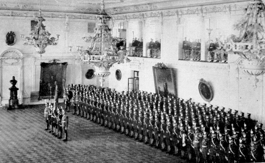 Офицерское собрание Лейб Гвардии Финляндского полка. Фото конца 19-го столетия.
