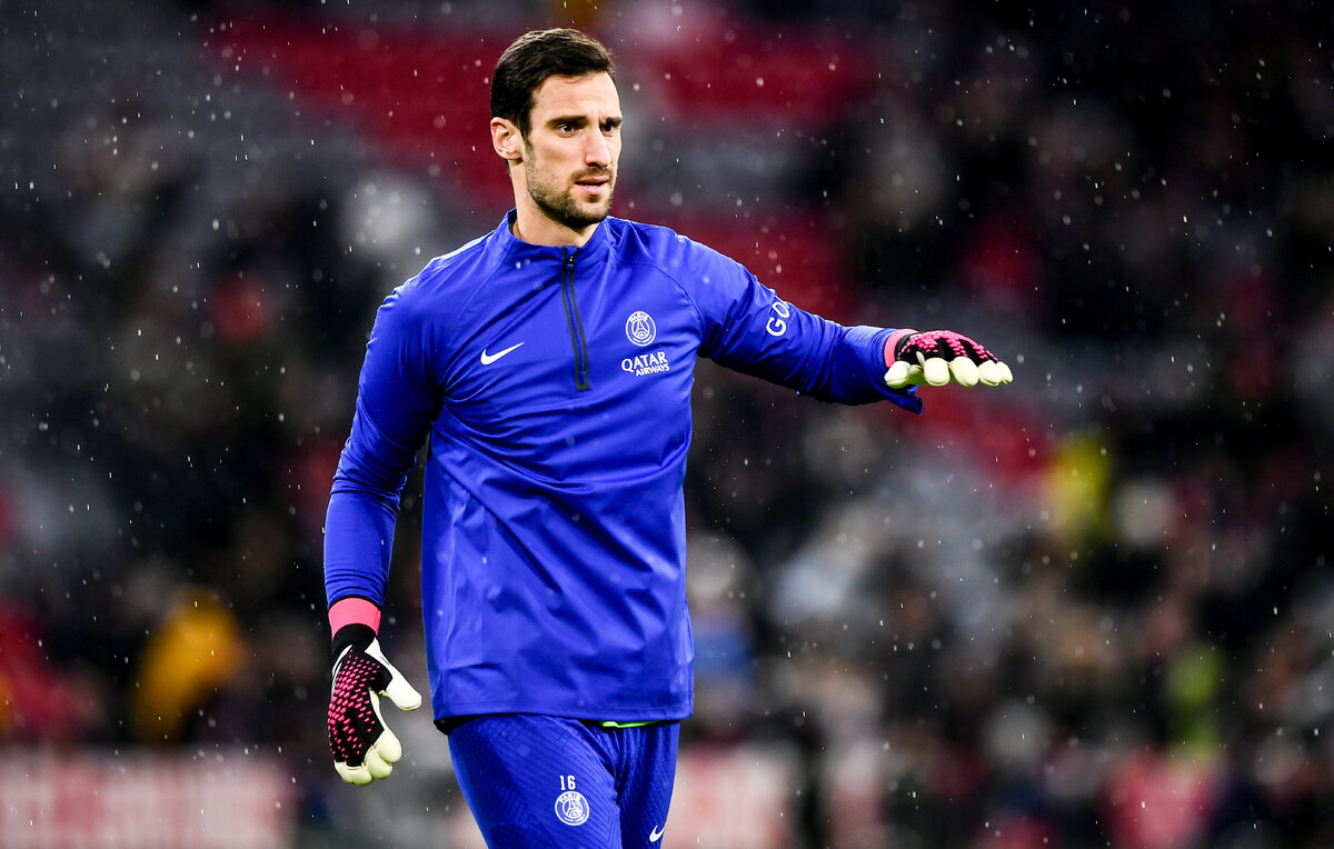    Вратарь ПСЖ Серхио Рико  EPA-EFE/ANNA Szilagyi