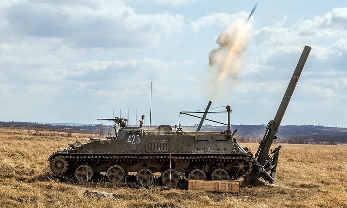 Самоходный 240-мм миномёт 2С4 "Тюльпан". Источник фото: warbook.club