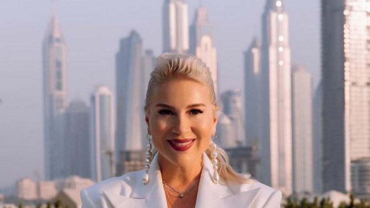     Жена нижегородского экс-губернатора Немцова Екатерина Одинцова вернулась в Россию. Об этом она сообщила в социальных сетях.