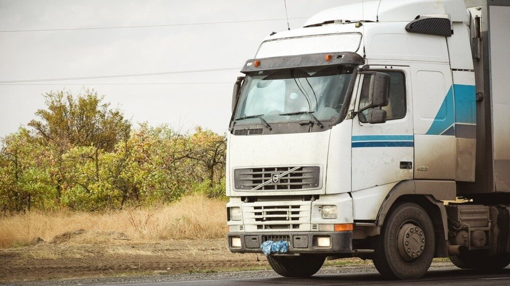     Пересекать границу машины не смогут до особого распоряжения.