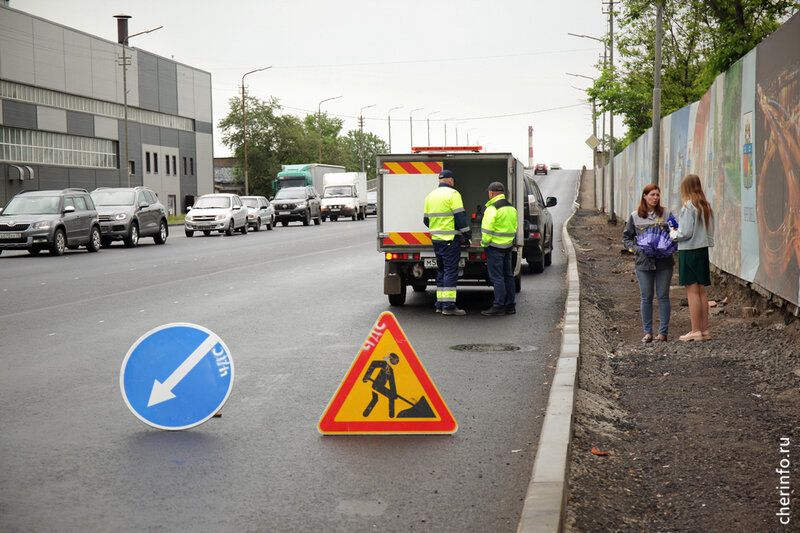    Сегодня пробы покрытия взяли в нескольких местах на участке от Комсомольской до Северного шоссе. В