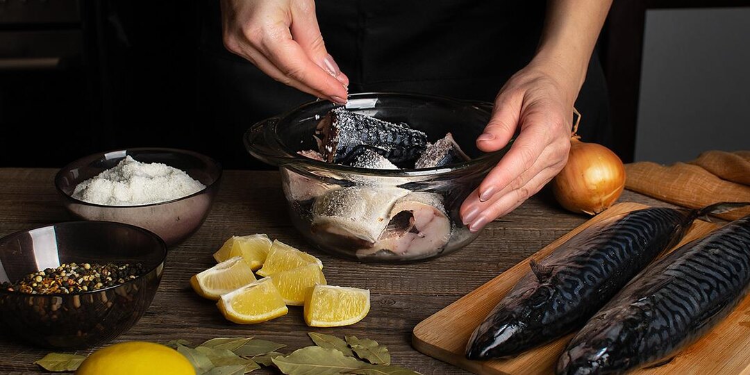 ТОП-7 рецептов засолки скумбрии в домашних условиях
