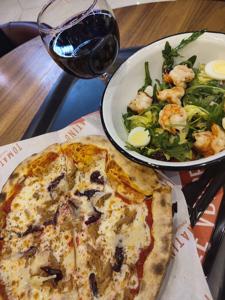 Досадное открытие - внезапная аллергия на креветки( Раньше не было. А так - Томатино мне нравится.