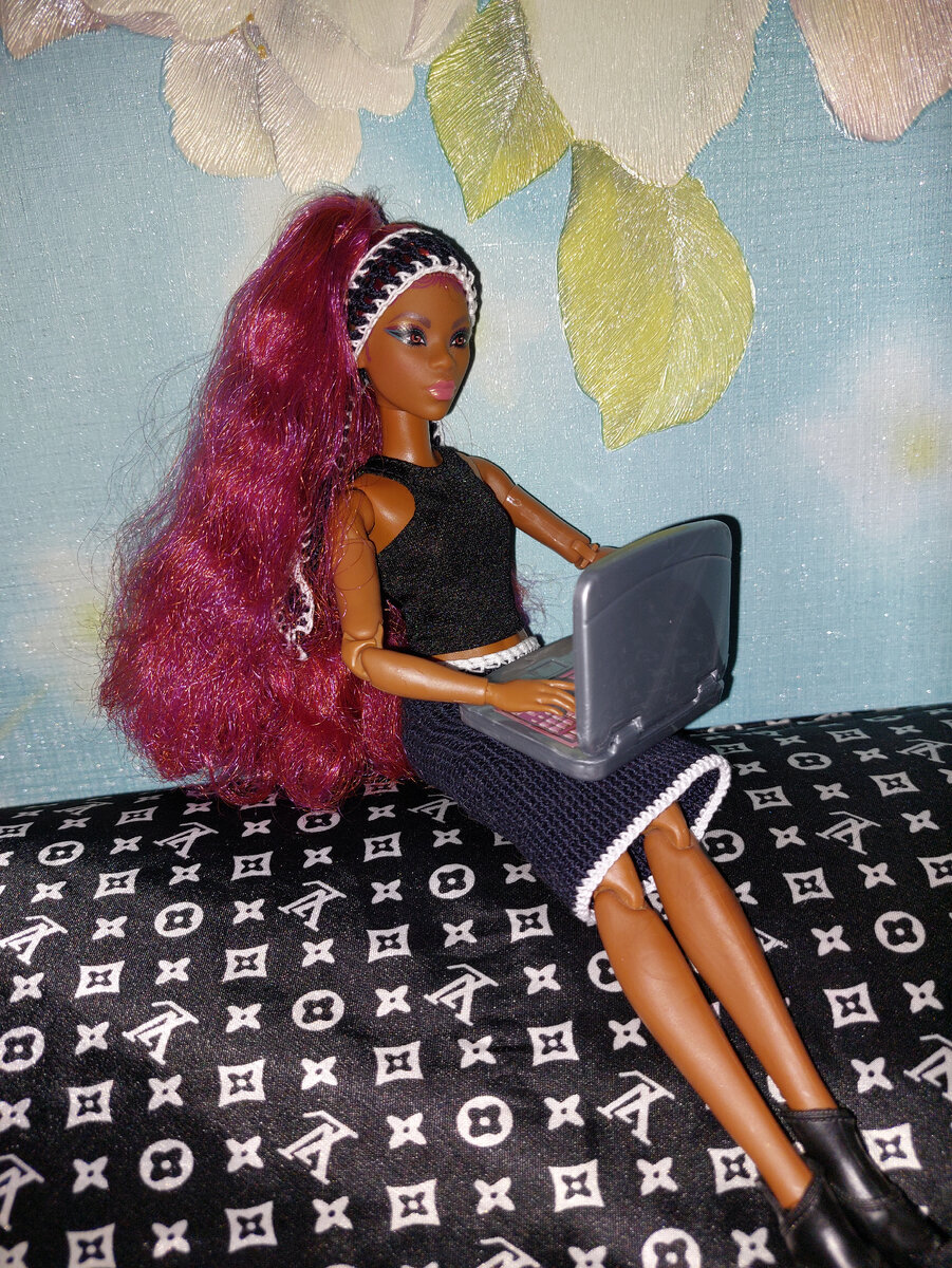 Фото автора, сидит вся такая деловая, даже не замечает,что я ее пытаюсь сфотографировать 🤭🤭🤭