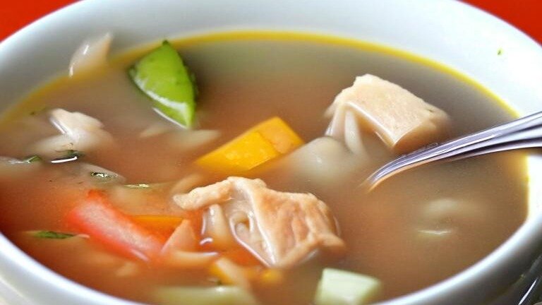 Для усиления вкуса и внешнего вида можно добавить сельдерей, красный или желтый болгарский перец, петрушку.