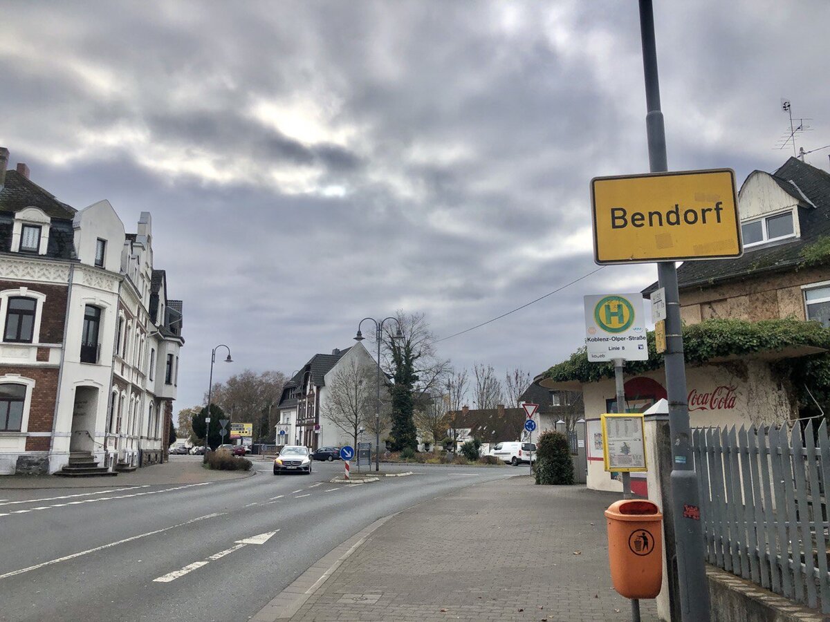 А вот и сам Бендорф. Мне кажется, что фотографий в моем телефоне хватит, чтобы провести для вас экскурсию по каждой улочке этого немецкого города)))