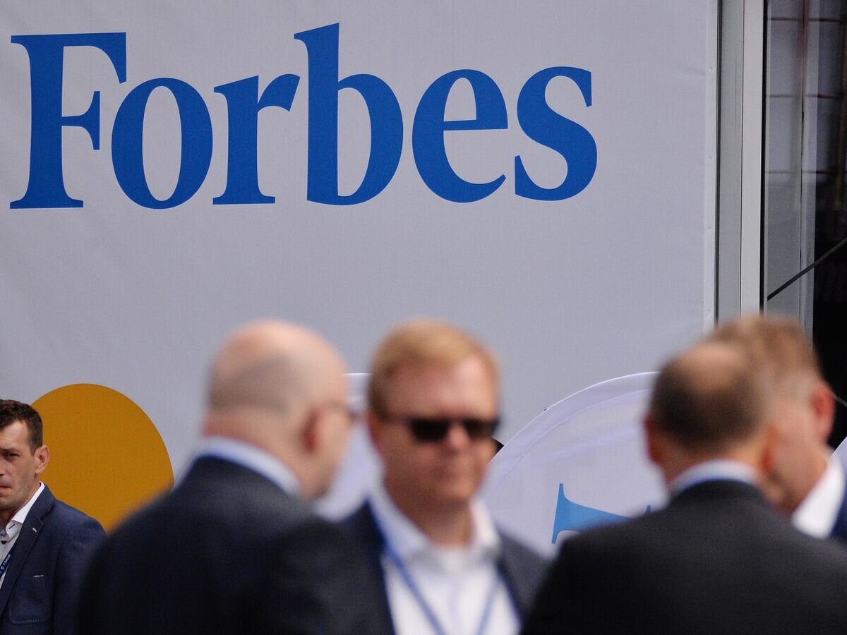   Баннер с логотипом Forbes© РИА Новости / Алексей Витвицкий