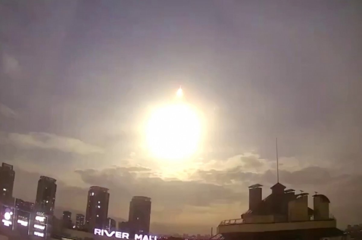    Ученый Эйсмонт оценил природу возникновения яркой вспышки в небе над Киевом