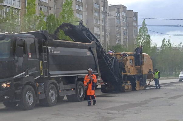    Идёт ремонт улицы Базарова (фото Петра Баранова)