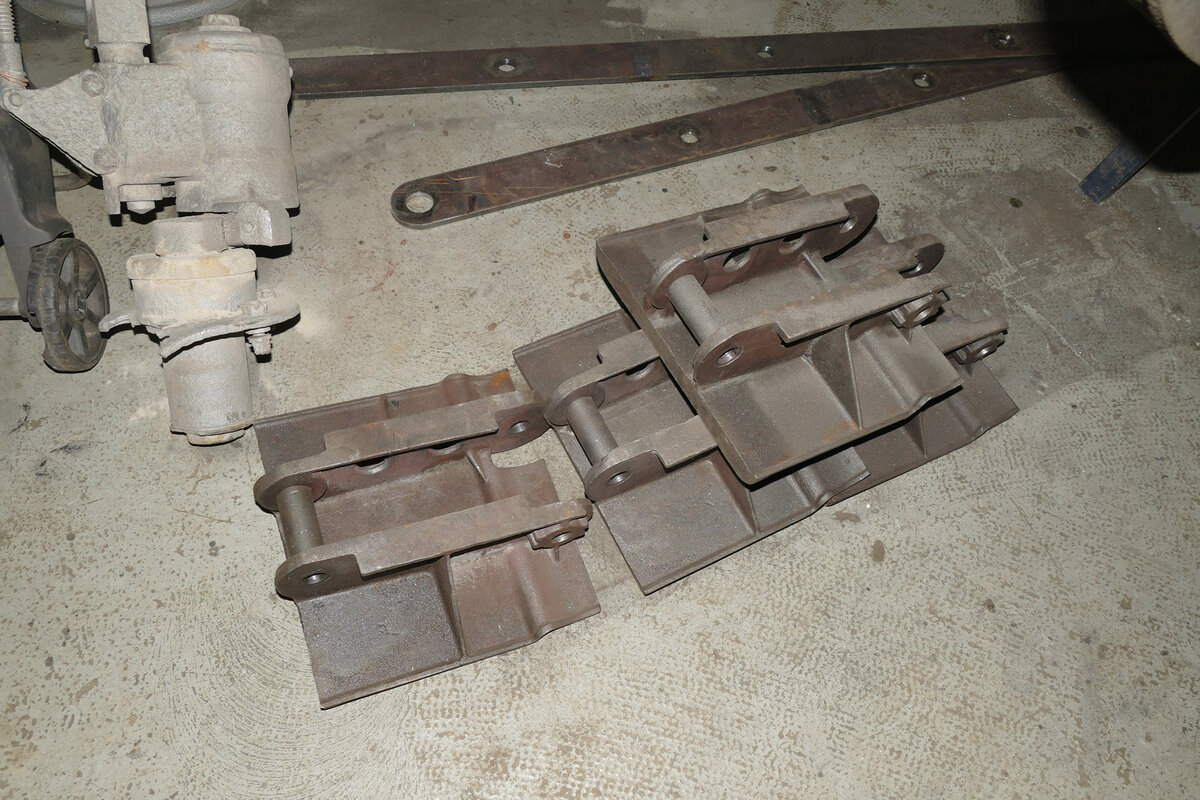 игрушка монстр трак хот вилс скелетон крю. разновидности траков от сталинца. монстр траки мячик палка и все и преступник. лил траки. 01.