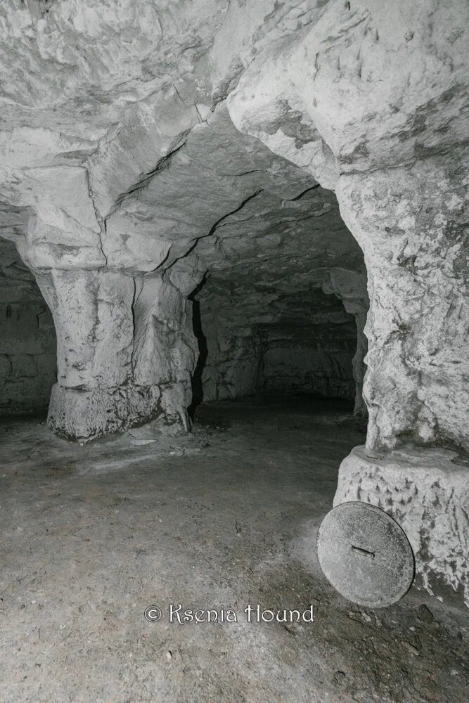 Под этим замком нашли жилые пещеры: как и зачем французы жили под ...