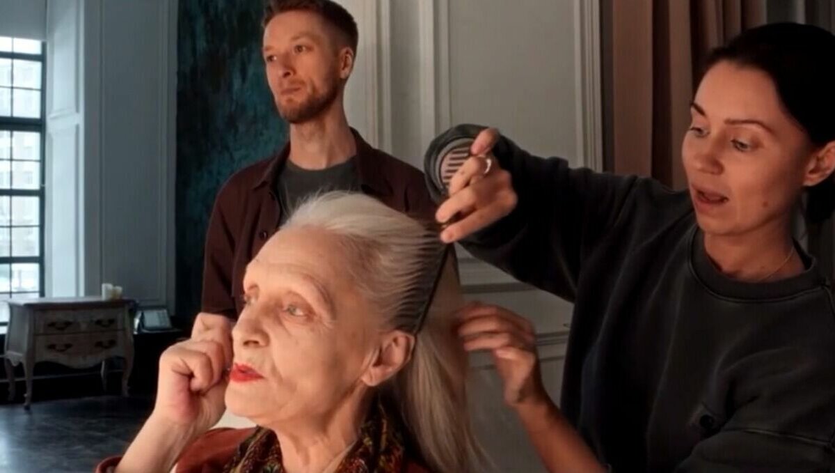     Изначально планировалось создать полнометражный фильм, но решили сделать 7-серийный сериал. Завершающий эпизод «Босс» рассказывает о создателе агентства Игоре Гаваре.