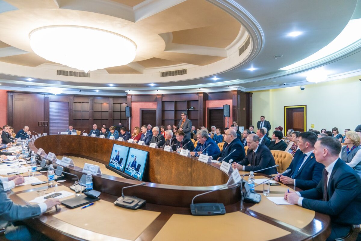    В Ханты-Мансийске состоялась встреча губернатора Югры с профсоюзами