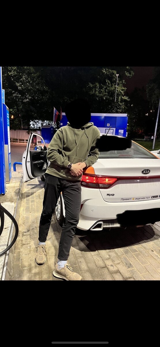 Ну а это просто кадр на заправке: когда понял что босс этой жизни.