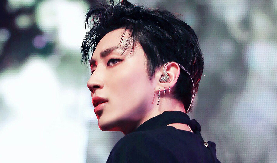 Мун Чон Оп   28 лет.