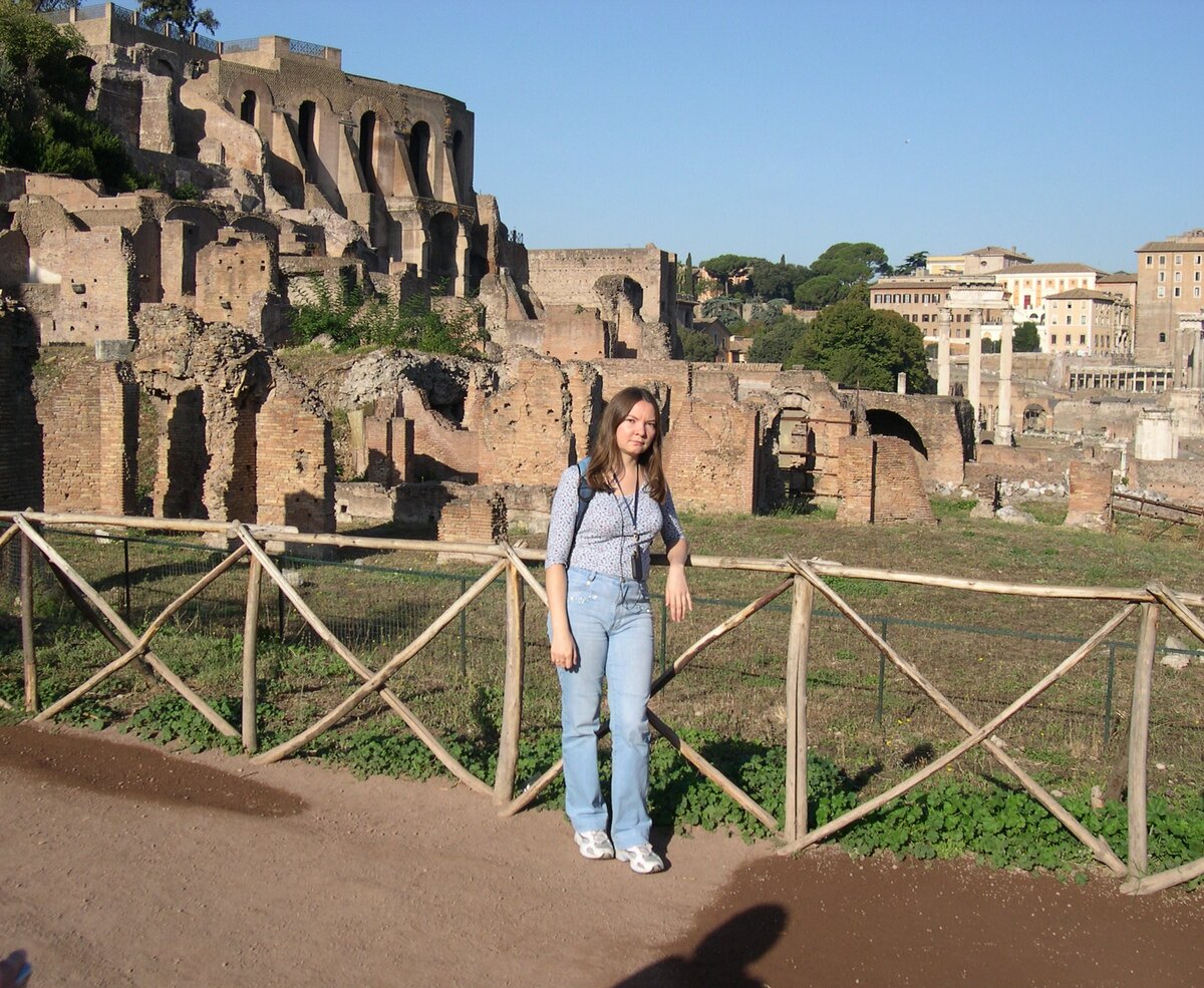 Дом весталок. Фото автора. 