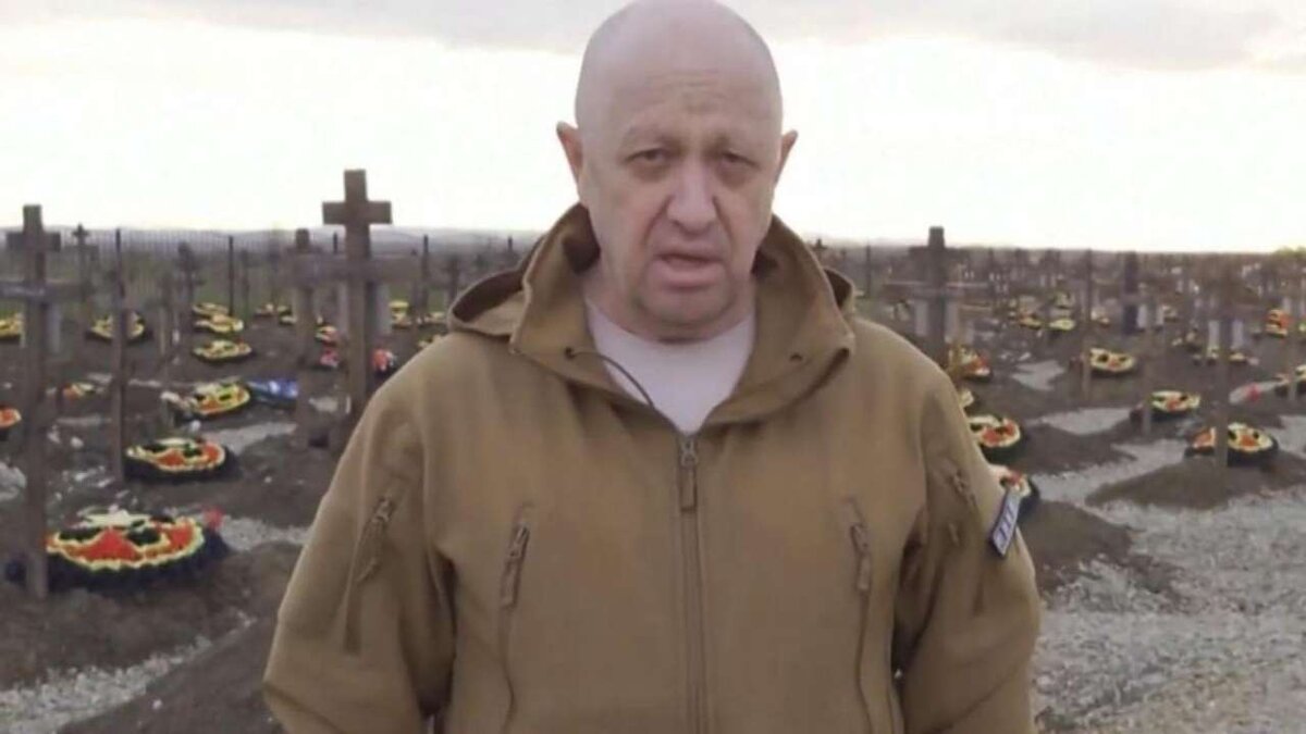    Пригожин пожаловался на нехватку снарядов и заявил о выводе ЧВК «Вагнер» из Артемовска