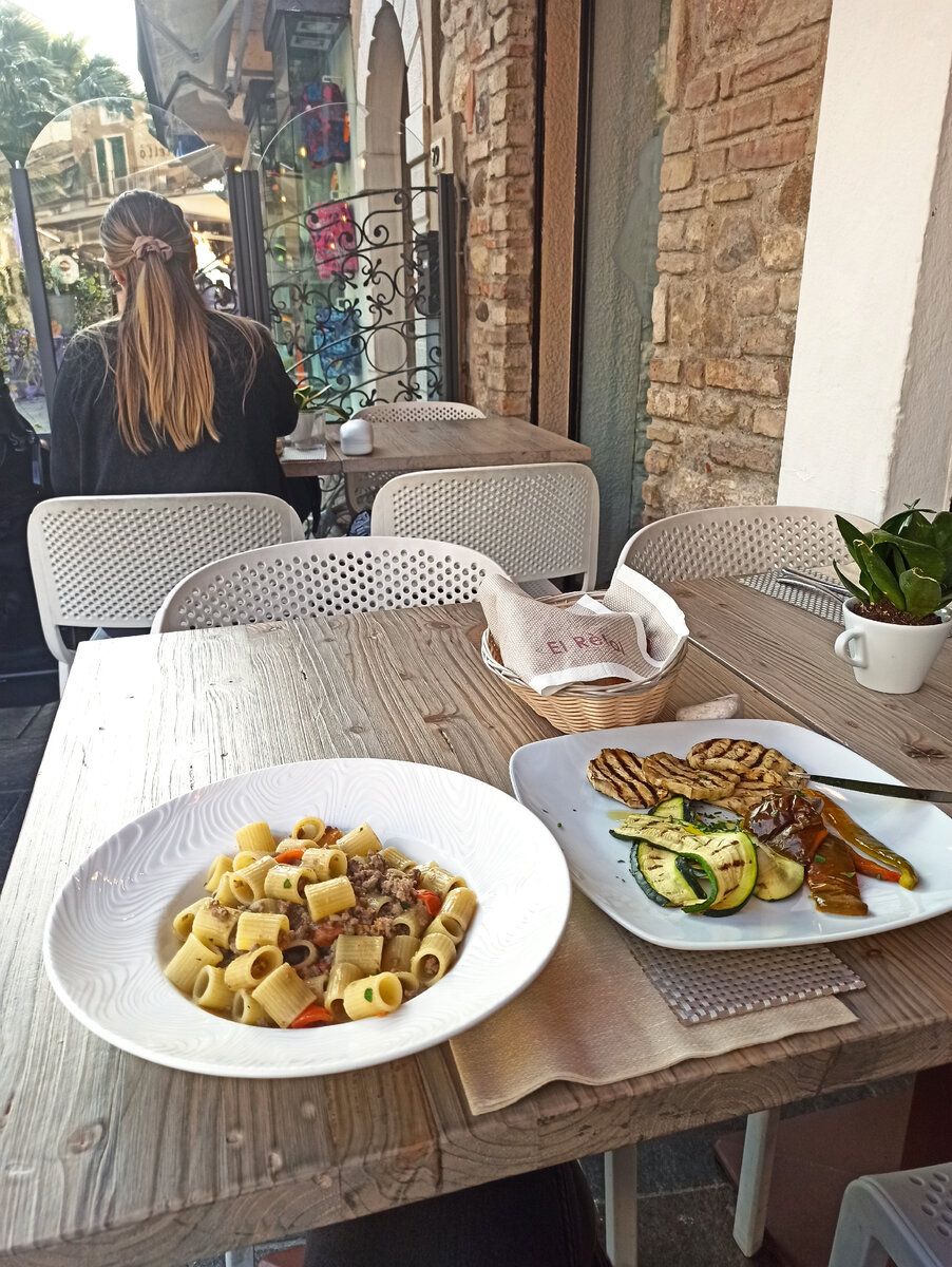 Паста в Сирмионе