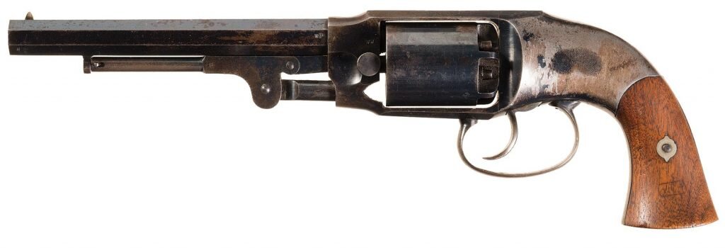 Револьвер Петенгела армейского контракта. Вид слева.