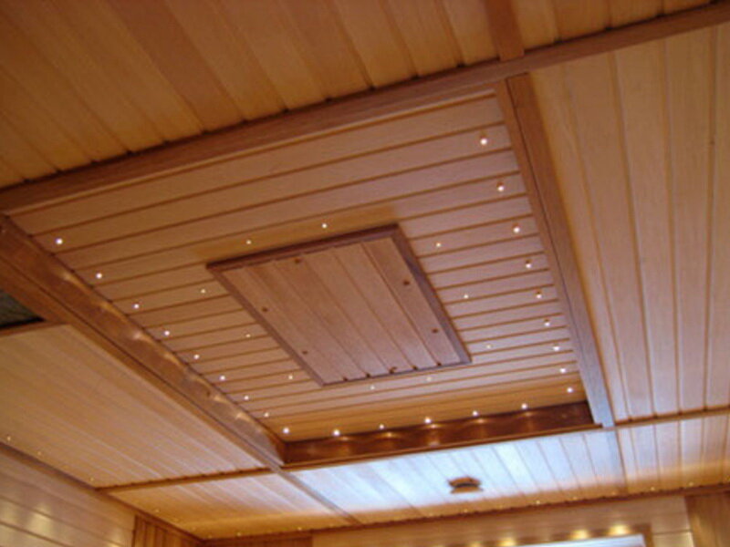 Как подшить потолок в деревянном доме