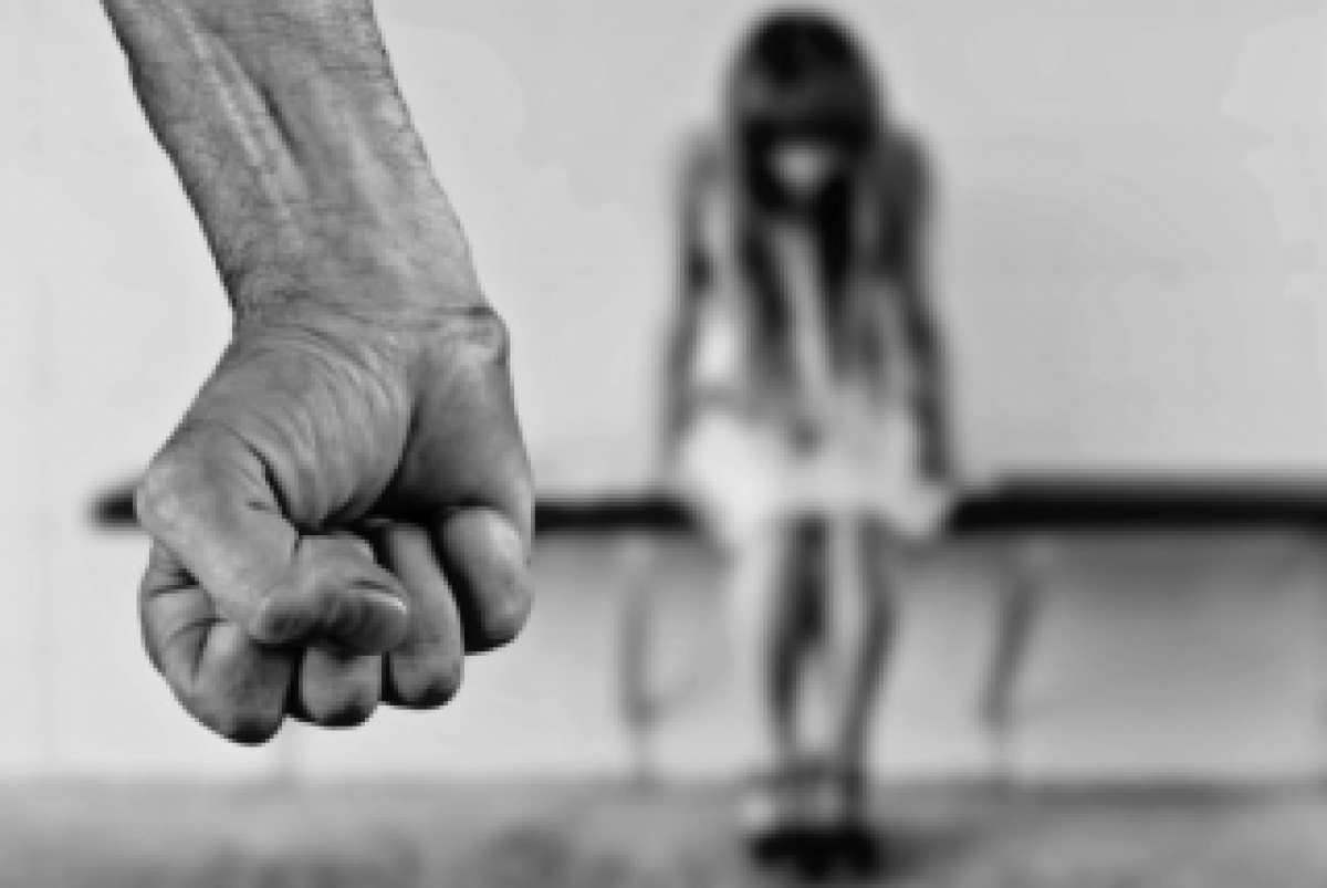    Воспитатель изнасиловал девочку в центре временного содержания в Петербурге