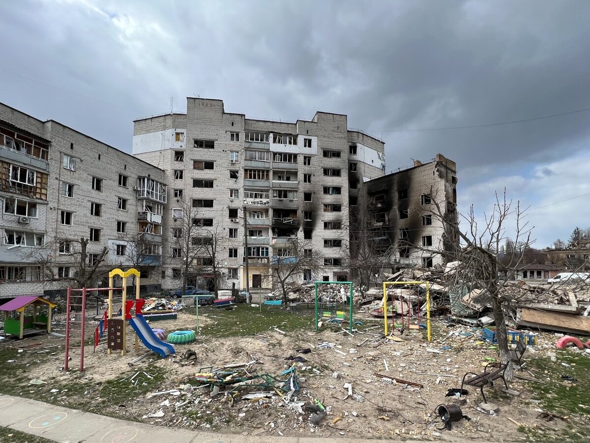 Мариуполь азовсталь руины. Город донецк украина после войны. Развалины домов. Украинские руины. Украинские руины.