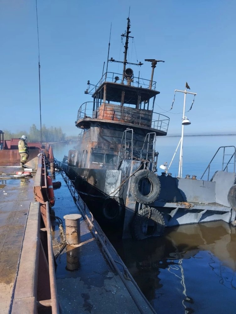    Один человек погиб и пять пострадали при пожаре на теплоходе в Югре