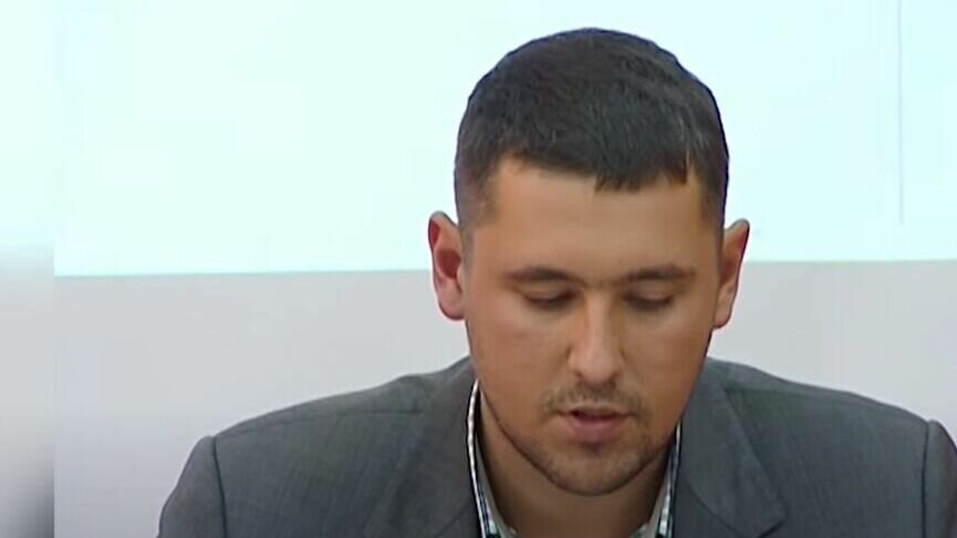     Бывший начальник управления дорожной сети Красноярска Никиту Дресвянкина отправили в СИЗО.