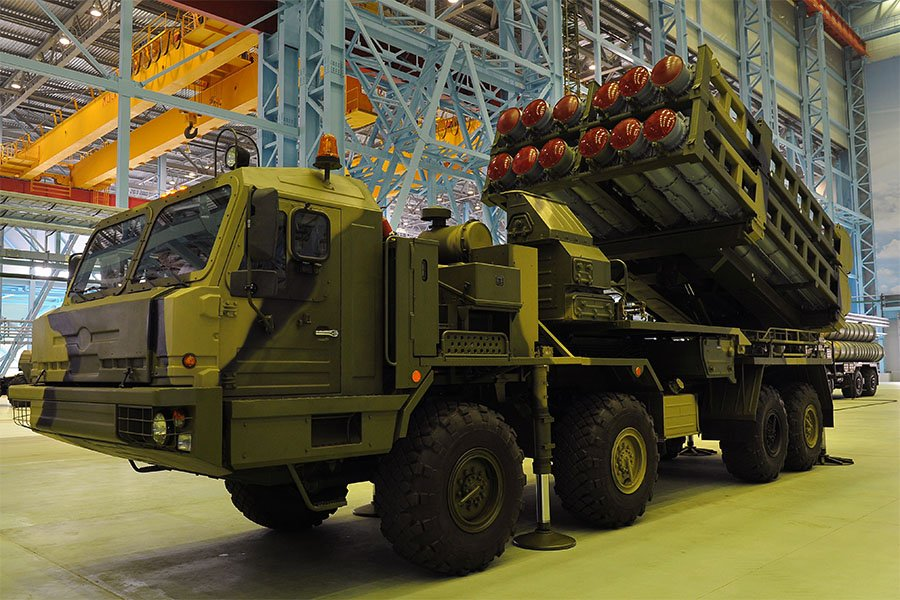 Система противовоздушной обороны С-350 "Витязь" - Фото: Zumlik/commons.wikimedia.org