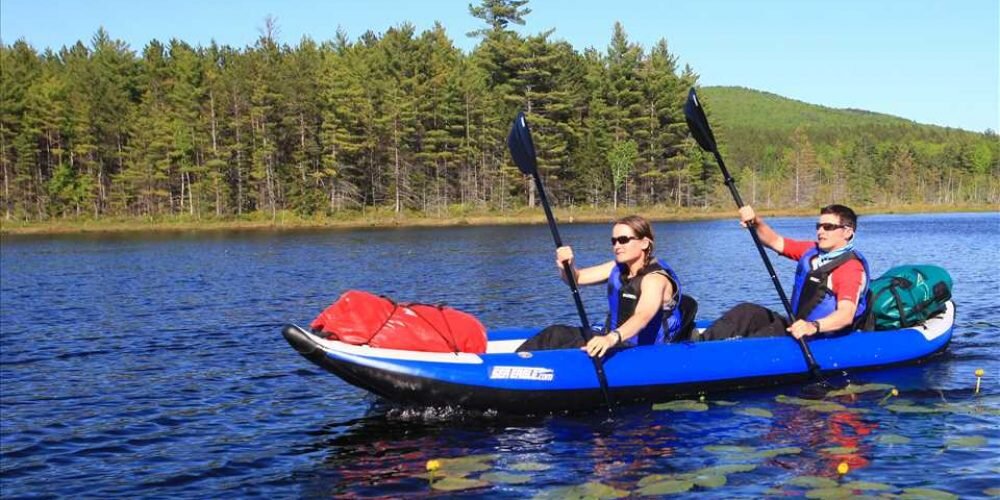 Кемпинг на каяках и каноэ - это увлекательное приключение!