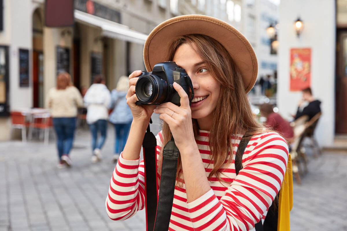 Make picture. Итальянская женщина фотограф блогеры. Дебора каким пользовалась фотоаппаратом.