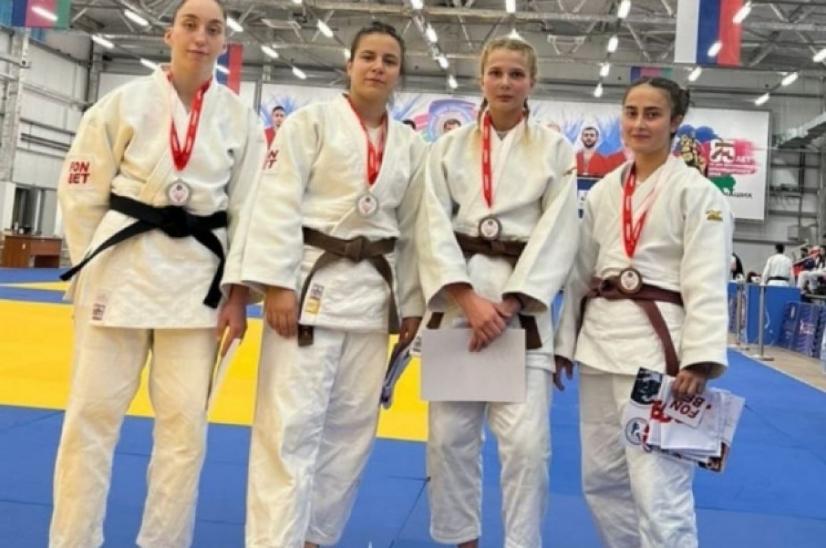    Четыре студентки АГУ вышли в финал чемпионата России по дзюдо