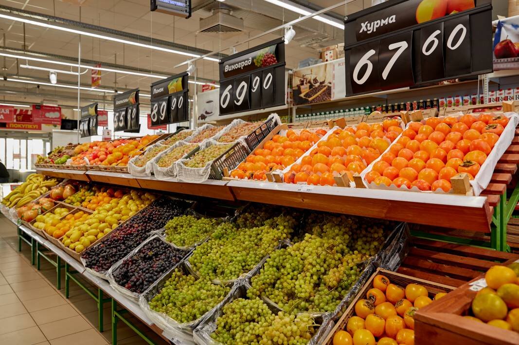 Кроме фруктов и овощей привозим из Узбекистана орехи и полуфабрикаты