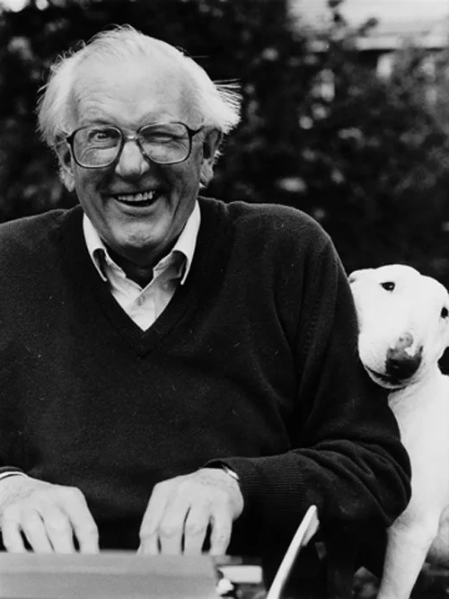 Том Шарп, английский писатель-сатирик (1928-2013)