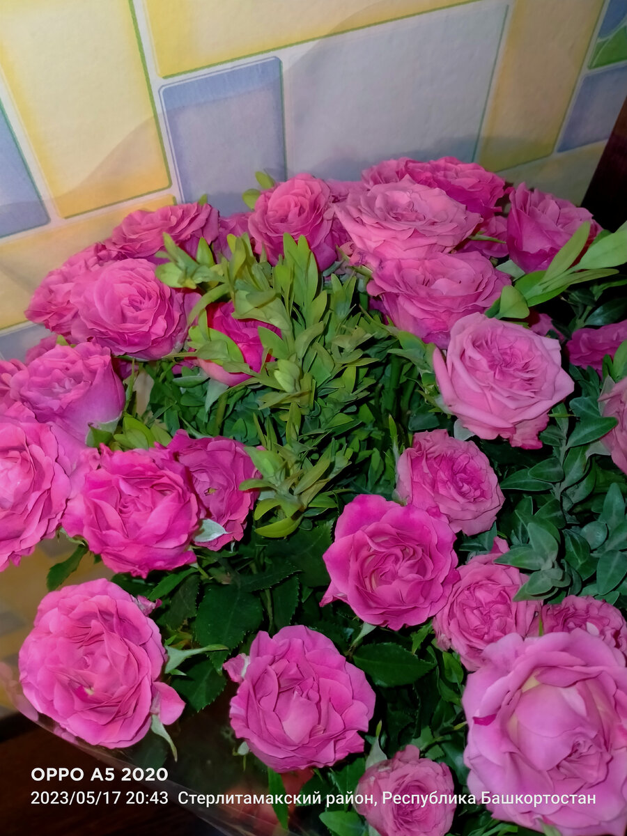 Обожаю букеты из кустовых роз. 